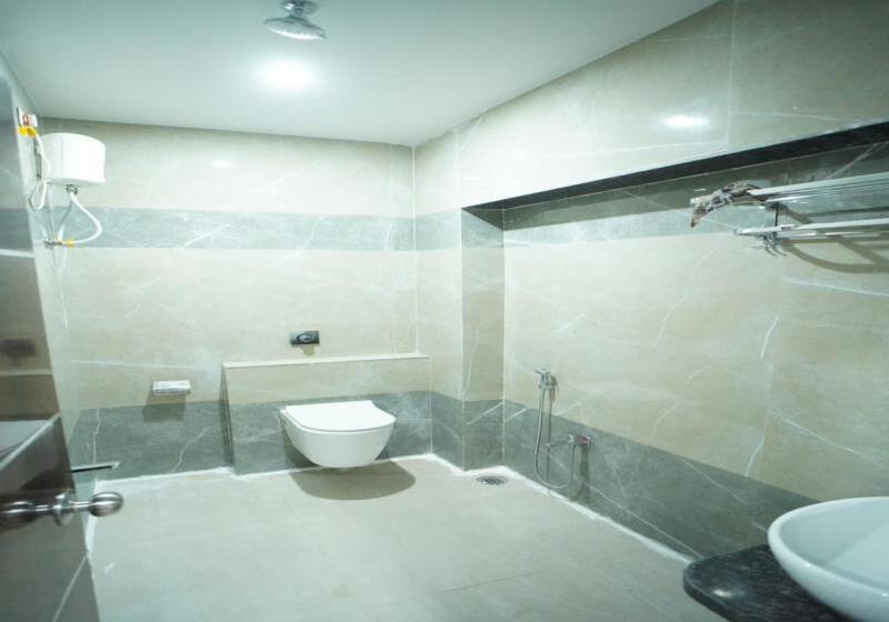 Отель Aarti Celebration