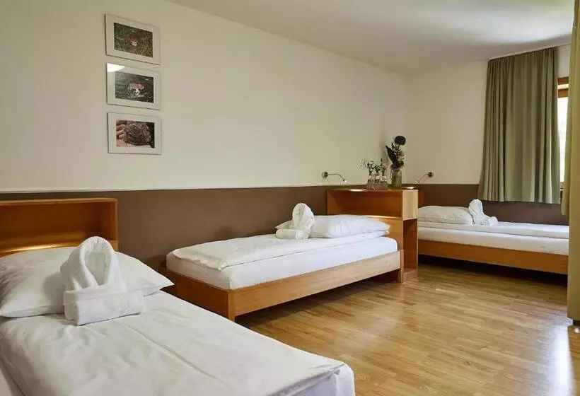 Hotelli Fast Ossiach