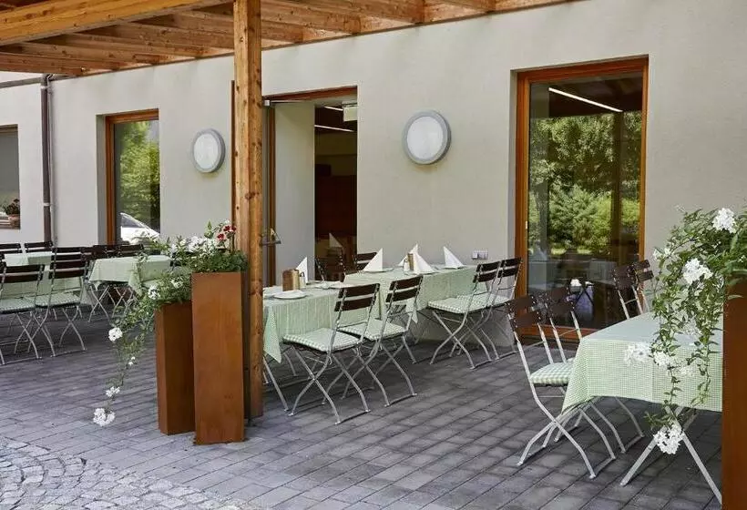 Hotelli Fast Ossiach