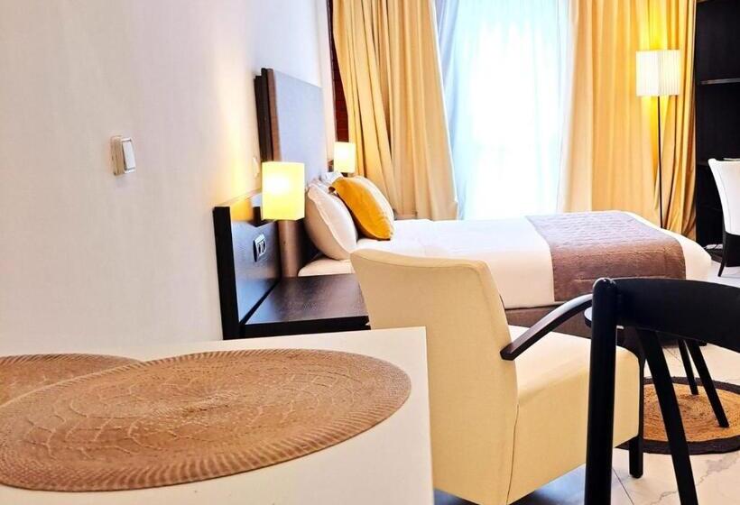 هتل Hôtel Les Terrasses De Bonoumin