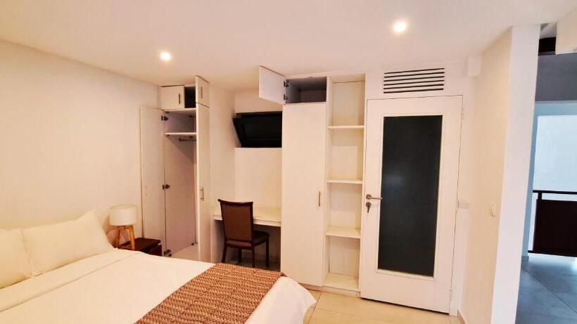 هتل Hôtel Les Terrasses De Bonoumin