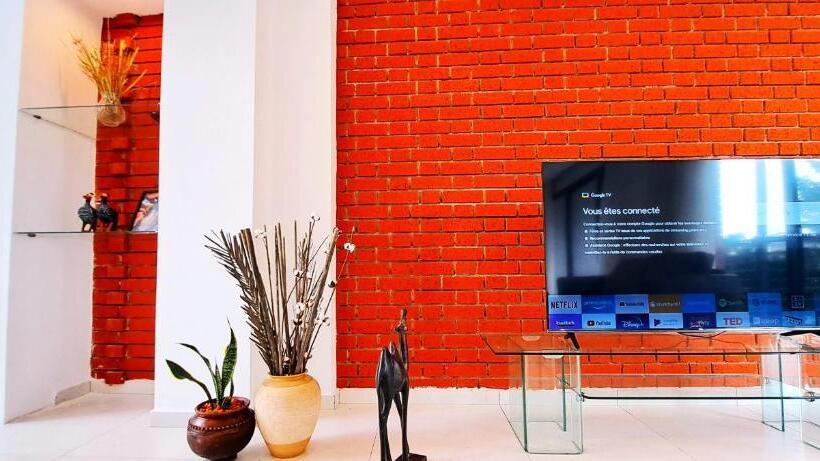 هتل Hôtel Les Terrasses De Bonoumin