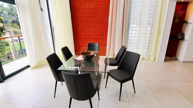 هتل Hôtel Les Terrasses De Bonoumin