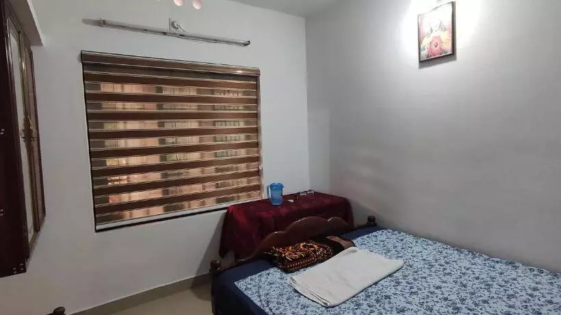 Hotelli Koonamparayil Home Stay Munnar Anaviratty Family Only
