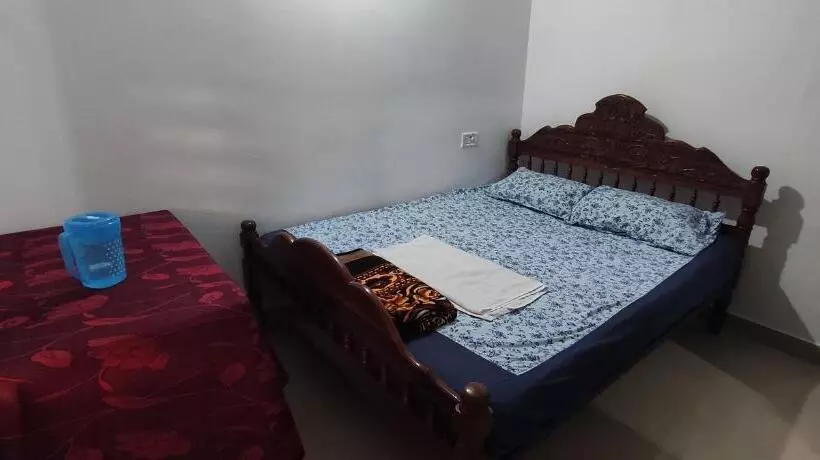 Hotelli Koonamparayil Home Stay Munnar Anaviratty Family Only