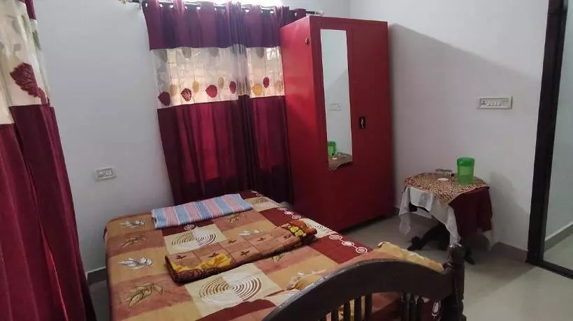 Hotelli Koonamparayil Home Stay Munnar Anaviratty Family Only