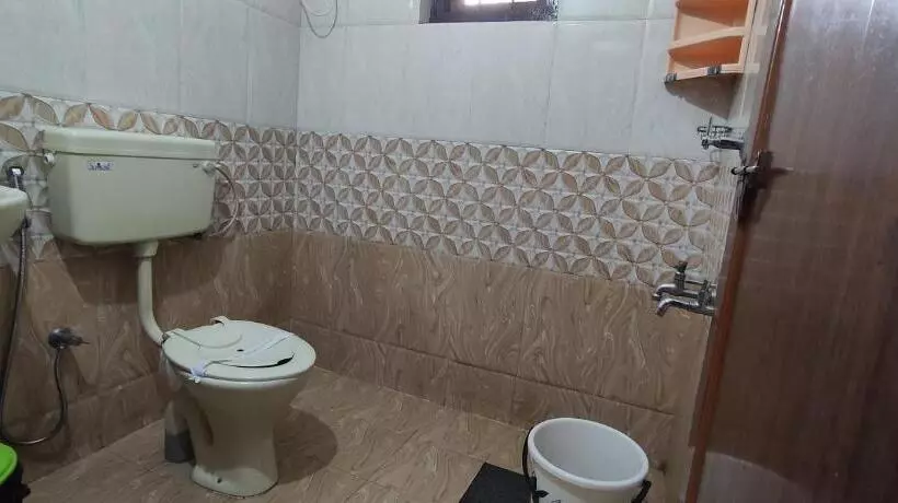 Hotelli Koonamparayil Home Stay Munnar Anaviratty Family Only