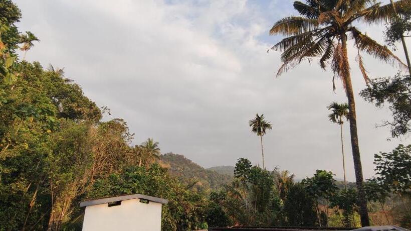 酒店 Koonamparayil Home Stay Munnar Anaviratty Family Only