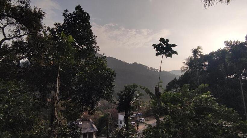 酒店 Koonamparayil Home Stay Munnar Anaviratty Family Only