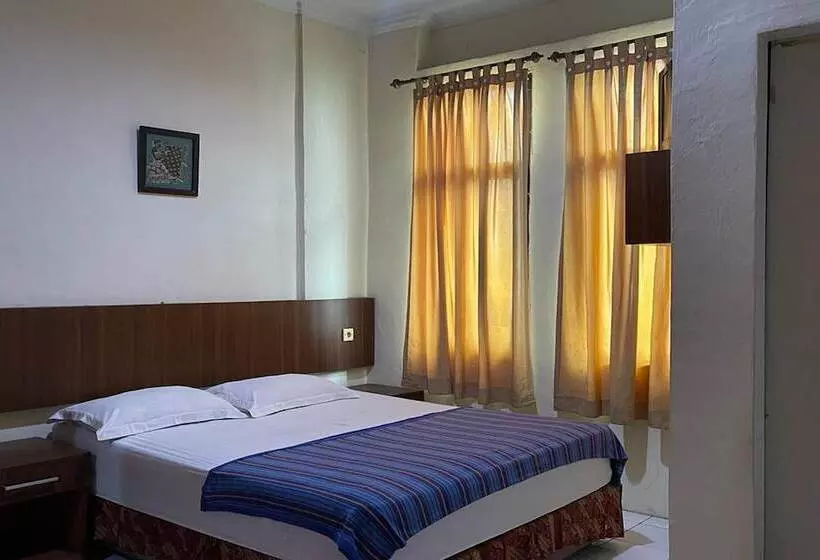 Hotelli Oyo 93502 Homestay Pakmuklis Syariah 2