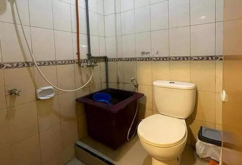 Hotelli Oyo 93502 Homestay Pakmuklis Syariah 2