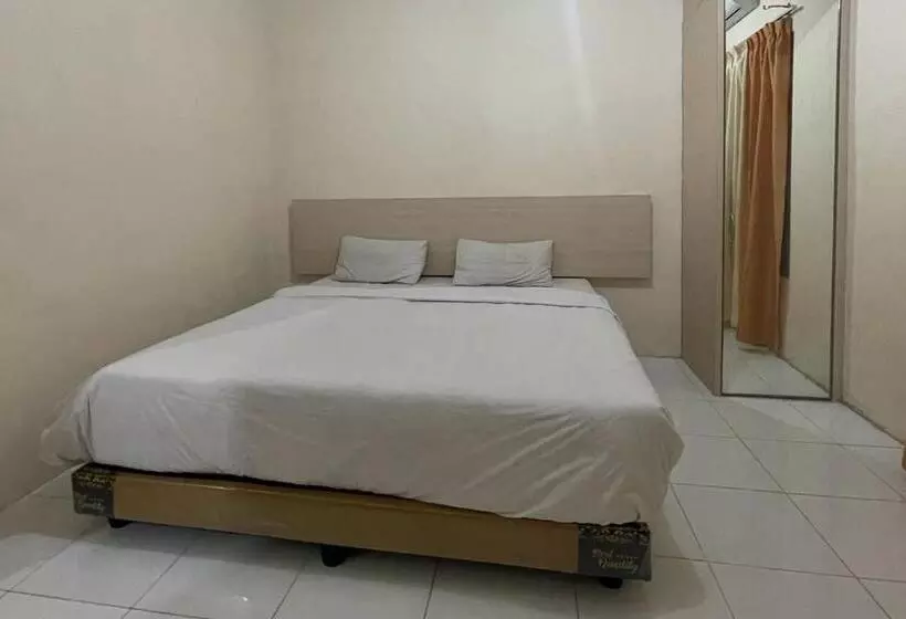 Hotelli Oyo 93502 Homestay Pakmuklis Syariah 2