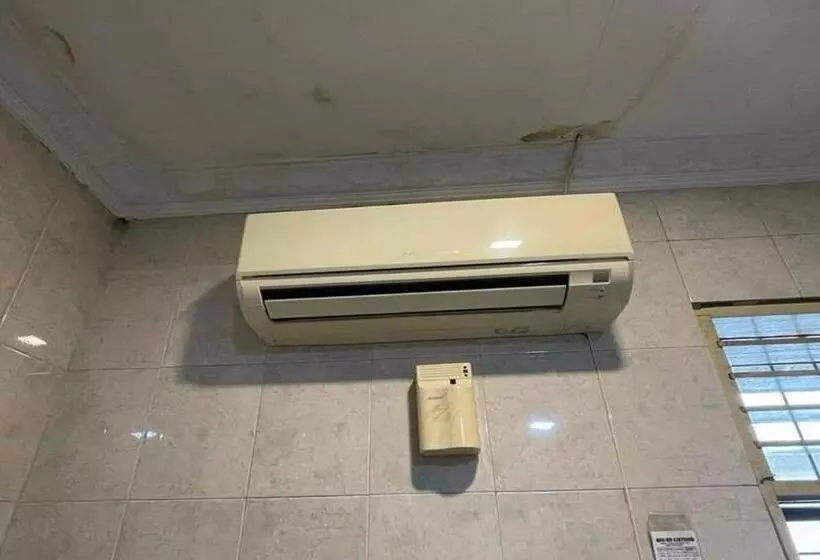 Hotelli Oyo 93502 Homestay Pakmuklis Syariah 2