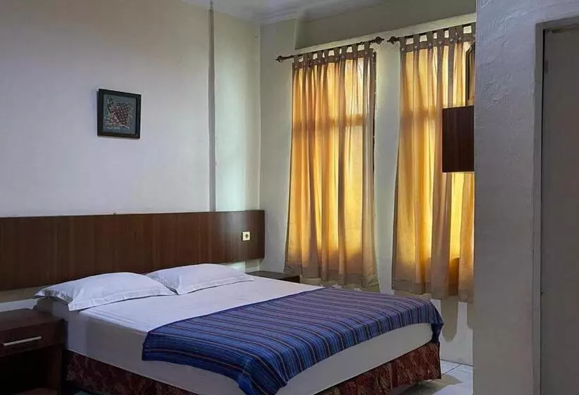 Hotelli Oyo 93502 Homestay Pakmuklis Syariah 2