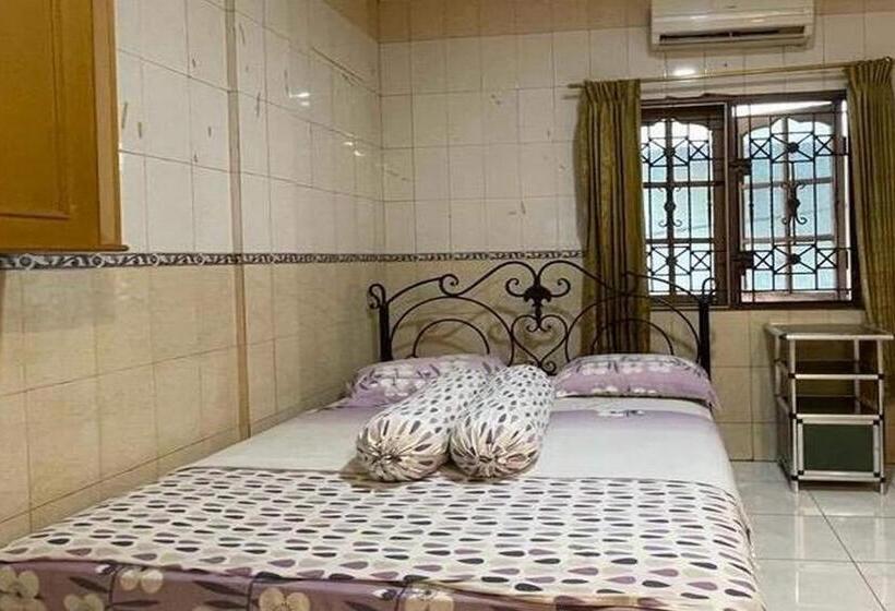 酒店 Oyo 93502 Homestay Pakmuklis Syariah 2