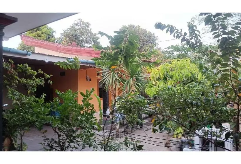 ホテル Spot On 93524 Bagas Homestay