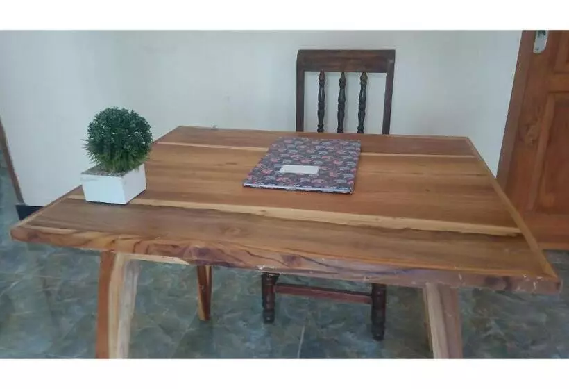 ホテル Spot On 93524 Bagas Homestay