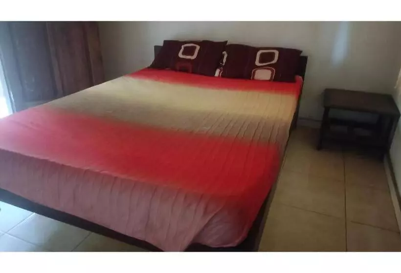 ホテル Spot On 93524 Bagas Homestay