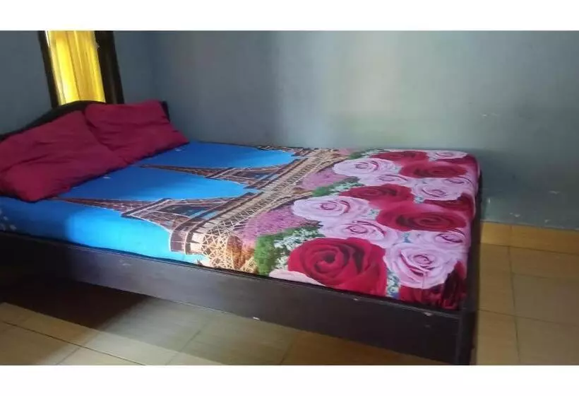 ホテル Spot On 93524 Bagas Homestay