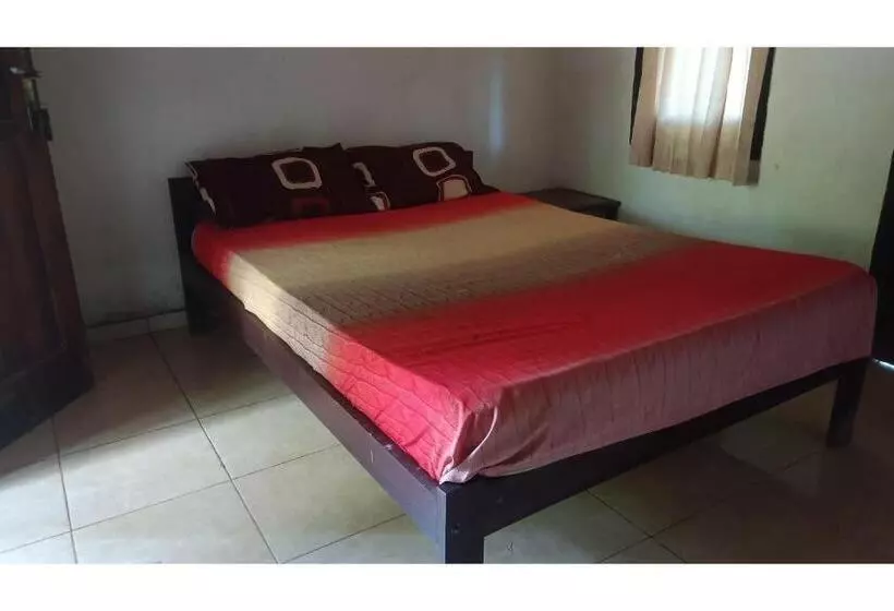 ホテル Spot On 93524 Bagas Homestay