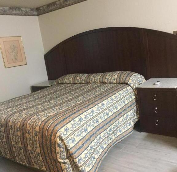 모텔 Regency Inn Norco