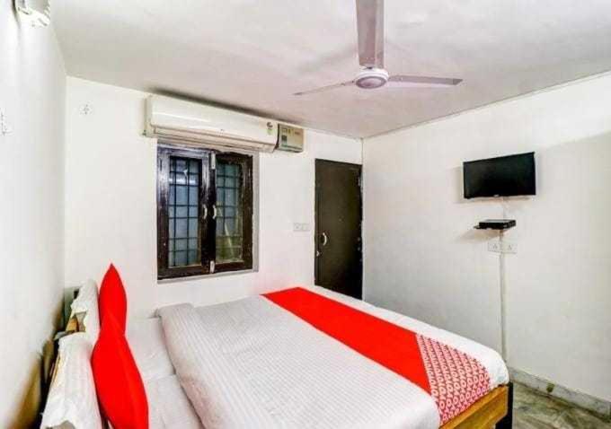 Oyo White House Hotel And Restaurant