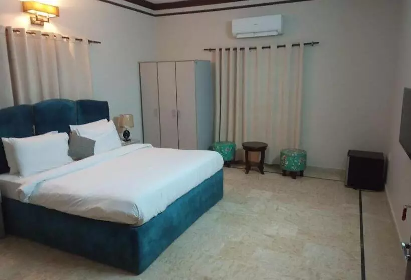 پانسیون Bondi Beach Resort