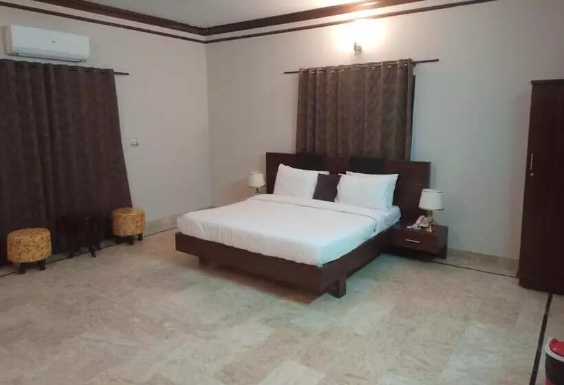 پانسیون Bondi Beach Resort
