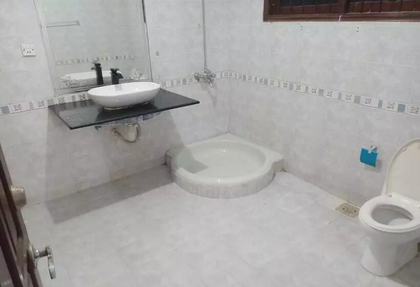 پانسیون Bondi Beach Resort