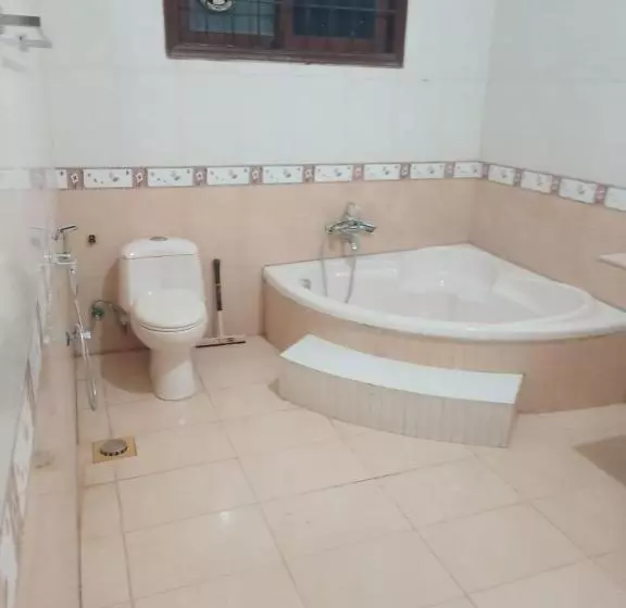 پانسیون Bondi Beach Resort