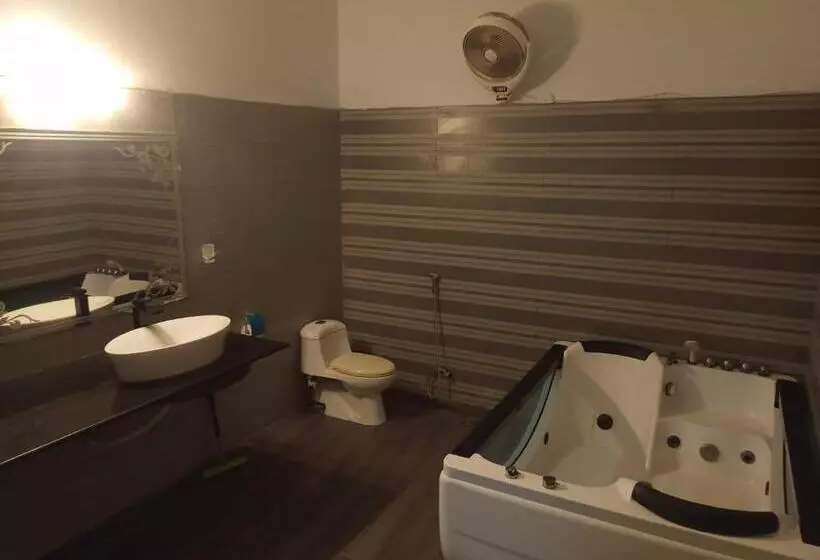 پانسیون Bondi Beach Resort