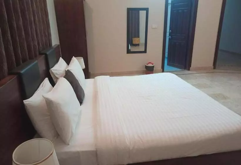 پانسیون Bondi Beach Resort