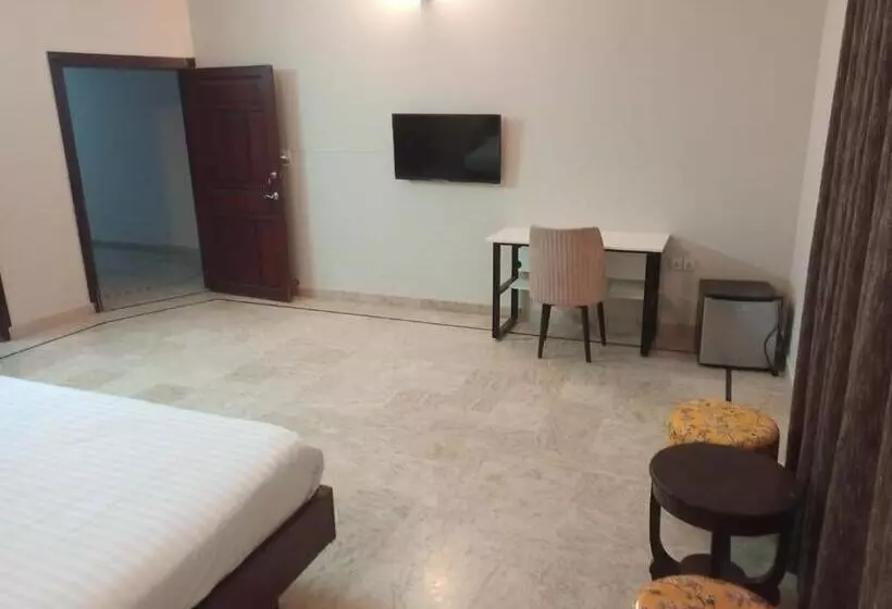 پانسیون Bondi Beach Resort