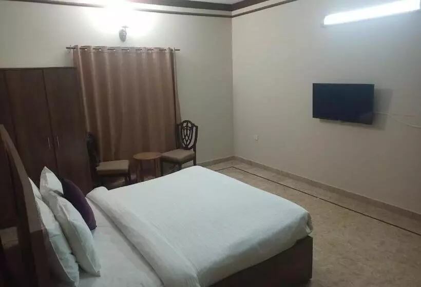 پانسیون Bondi Beach Resort