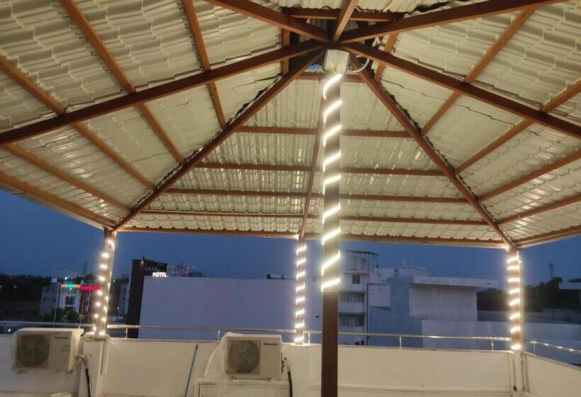 膳宿费 Shivalik Luxury Rooms