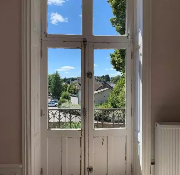 ベッドアンドブレックファースト Le Château Giat