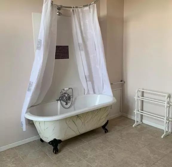 ベッドアンドブレックファースト Le Château Giat