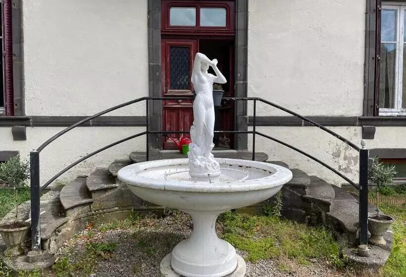 ベッドアンドブレックファースト Le Château Giat