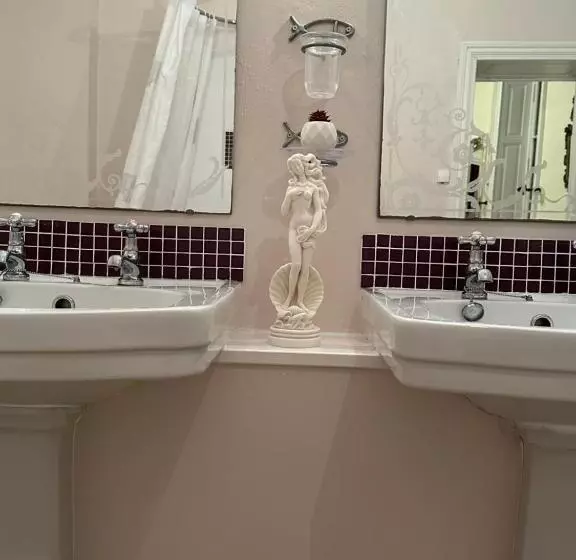 ベッドアンドブレックファースト Le Château Giat