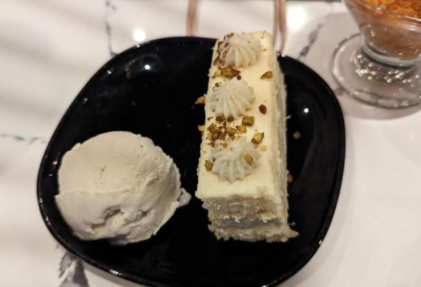 Hotel Rays Inn And Pegs Family Restaurant