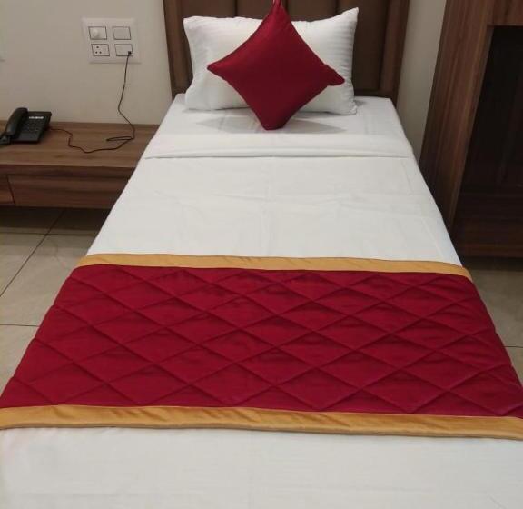 Hotel Rays Inn And Pegs Family Restaurant