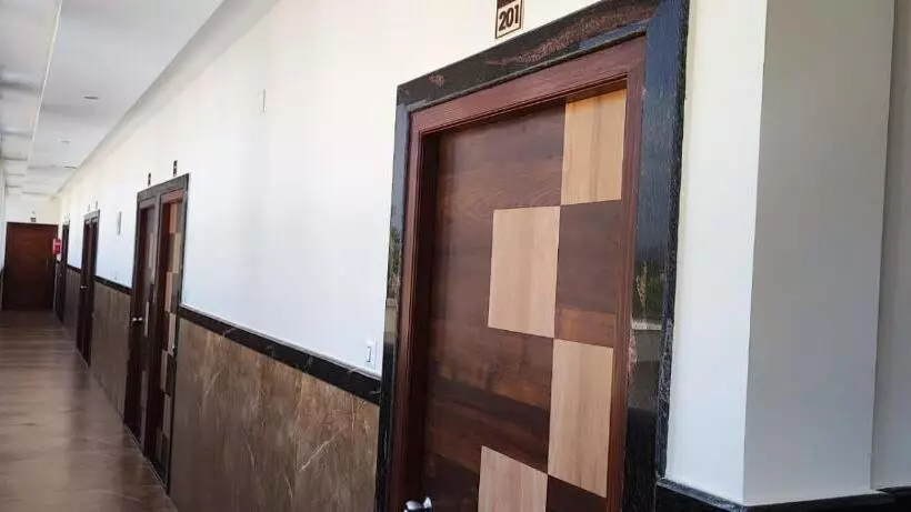 Hotelli Rays Inn And Pegs Family Restaurant