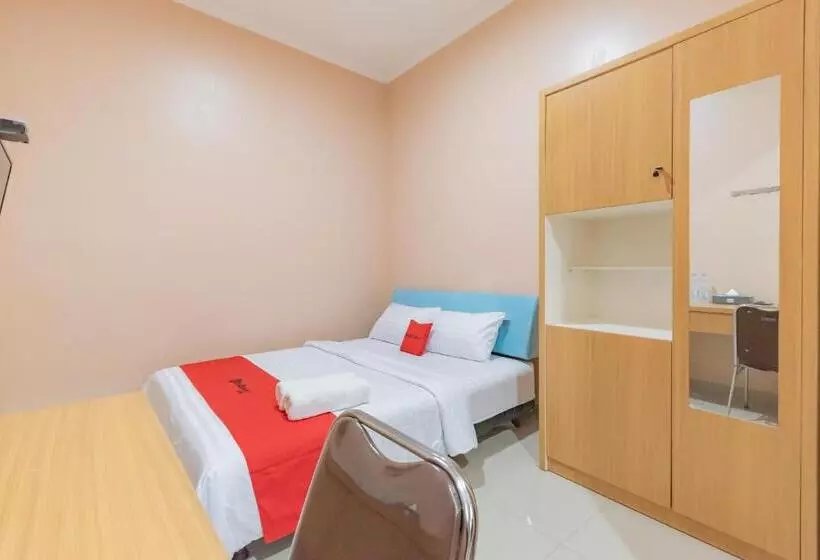 Hotelli Reddoorz Syariah Near Alun Alun Palimanan