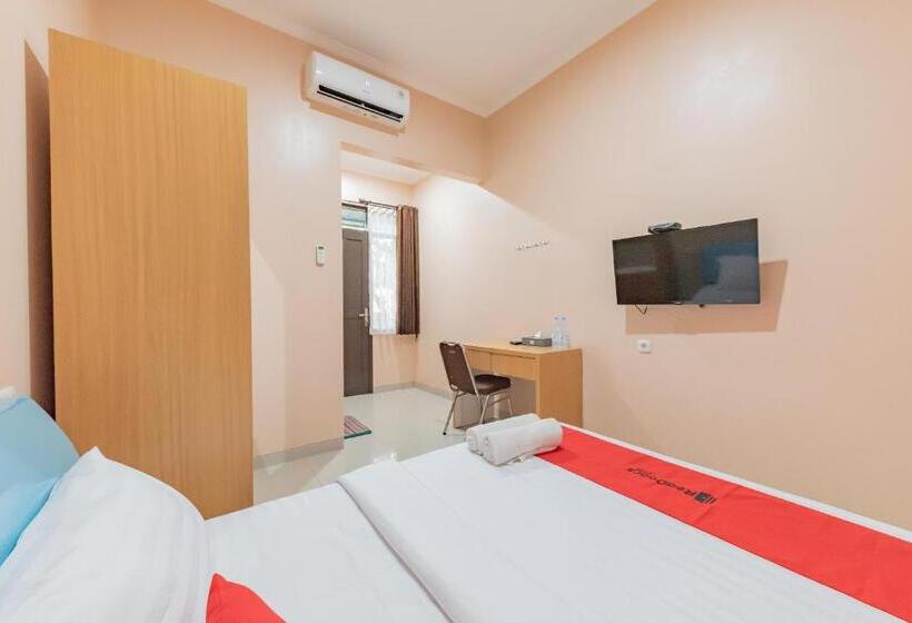 Otel Reddoorz Syariah Near Alun Alun Palimanan