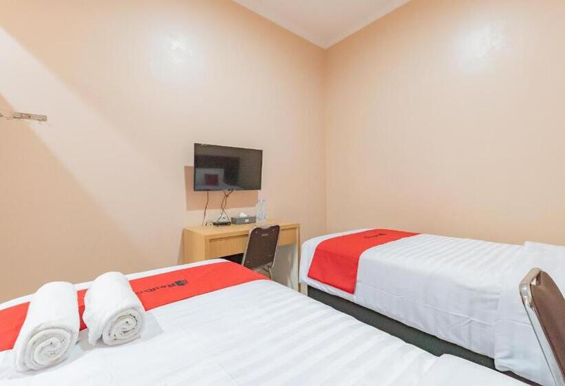 Otel Reddoorz Syariah Near Alun Alun Palimanan