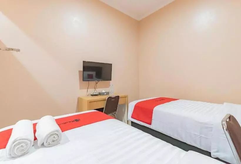 Hotelli Reddoorz Syariah Near Alun Alun Palimanan