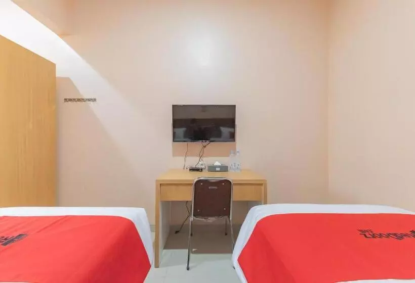 Hotelli Reddoorz Syariah Near Alun Alun Palimanan