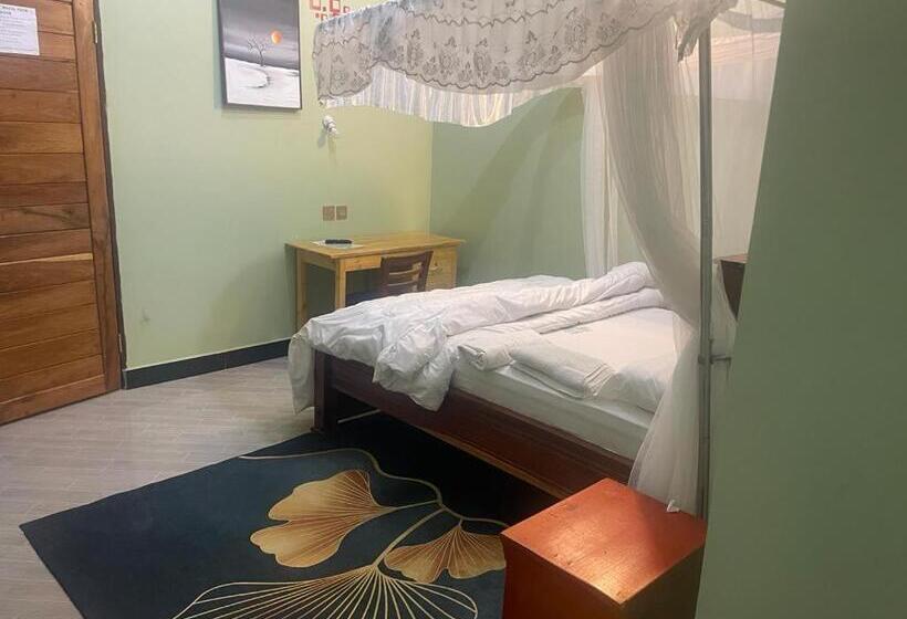 בית מלון כפרי The First Royal Tour Lodge