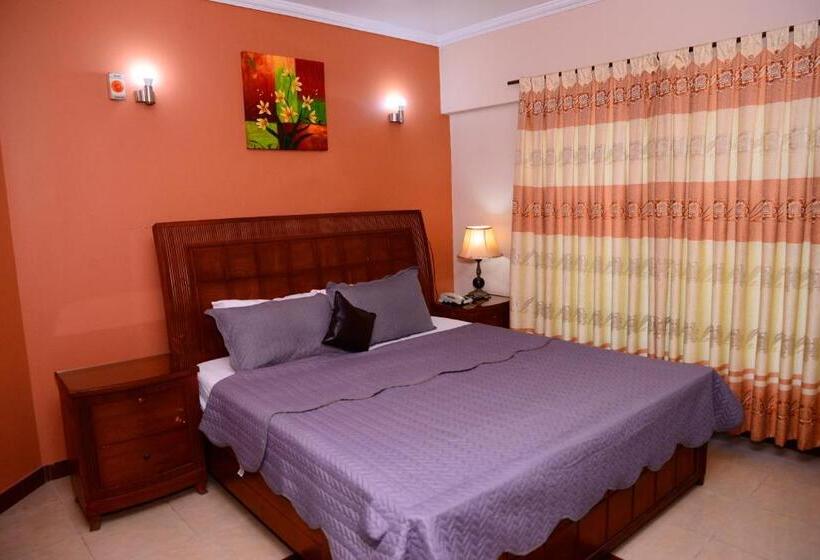 Mir Continental Hotel & Restaurant