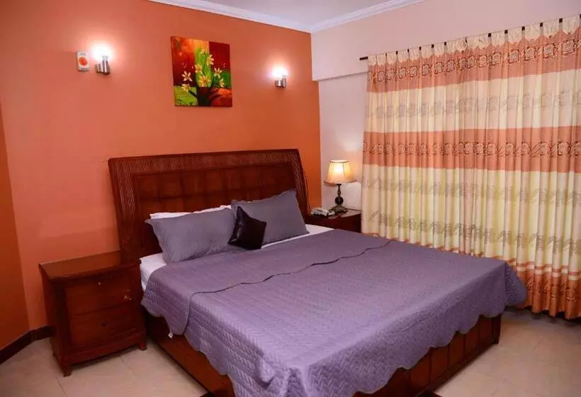 Mir Continental Hotel & Restaurant